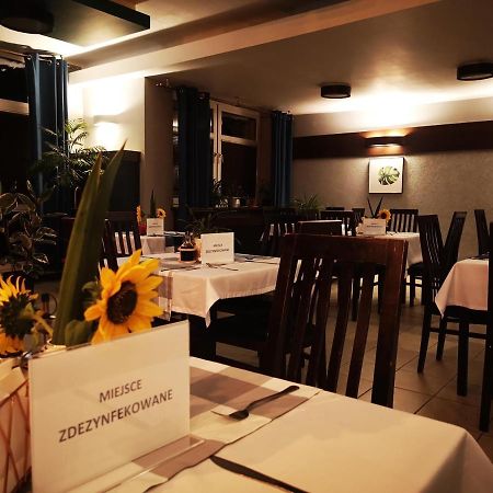 Bialy Orzel Aparthotel Przemysl Exterior photo