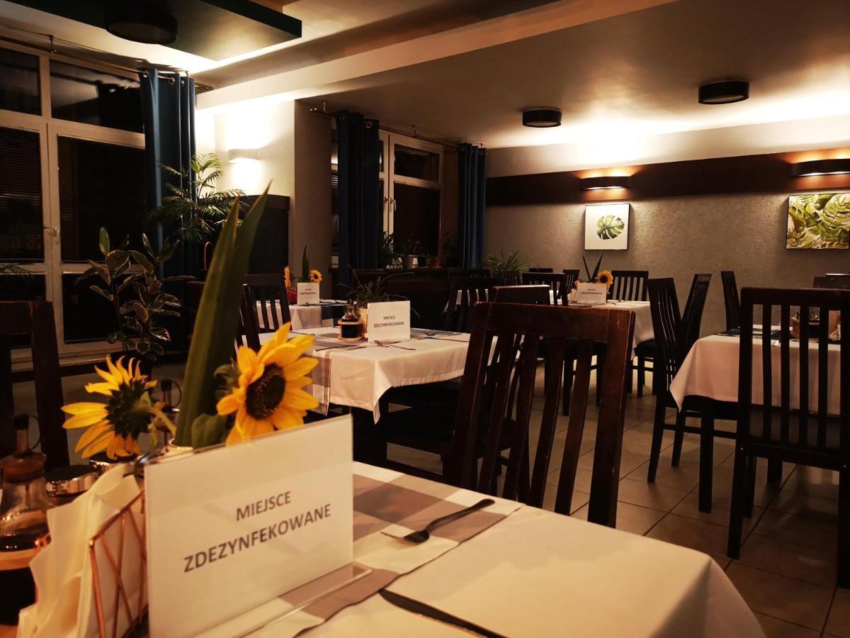 Bialy Orzel Aparthotel Przemysl Exterior photo