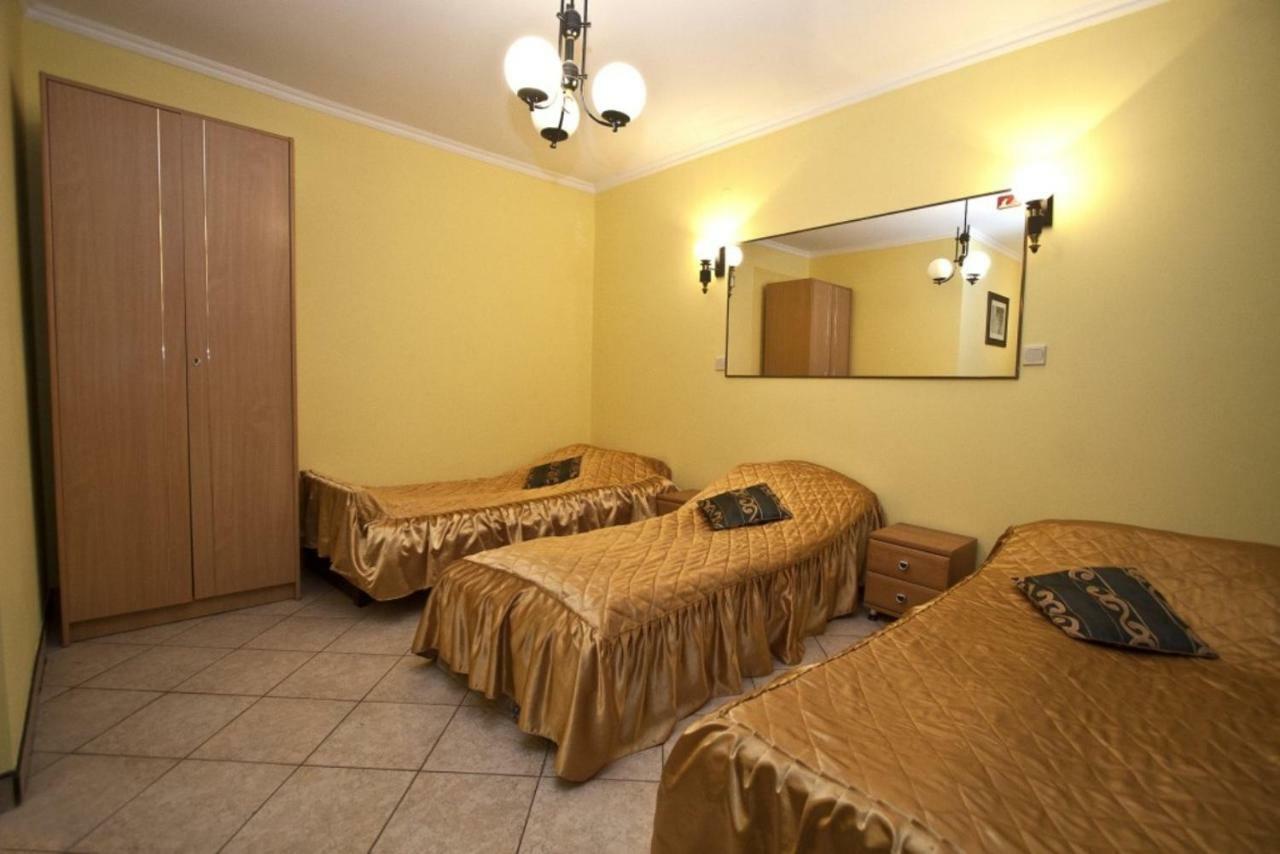 Bialy Orzel Aparthotel Przemysl Exterior photo