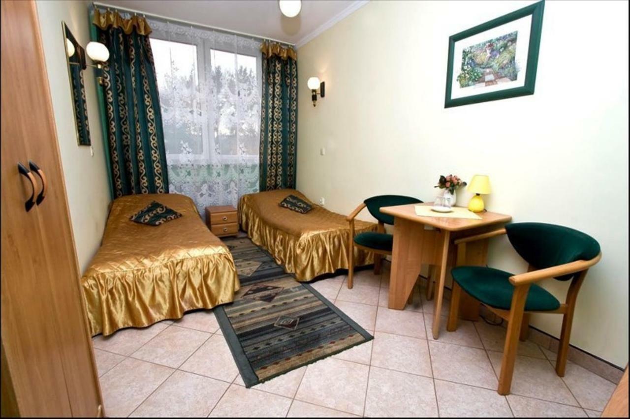 Bialy Orzel Aparthotel Przemysl Exterior photo