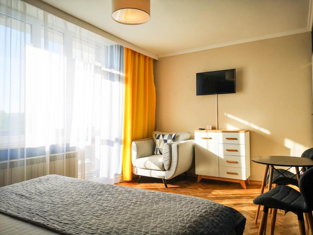 Bialy Orzel Aparthotel Przemysl Exterior photo